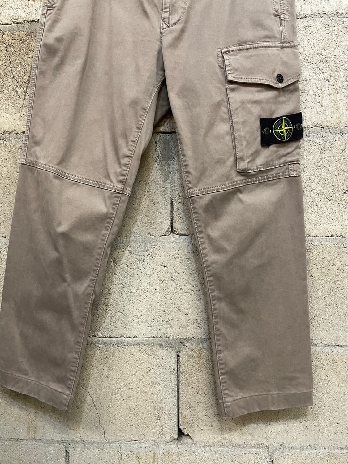 스톤 아일랜드 브러쉬드 코튼 카고 팬츠 상품이미지3