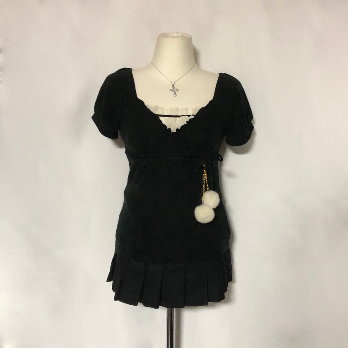 폼폼 리본 퍼프 슬리브 니트 탑 블랙 상품이미지4