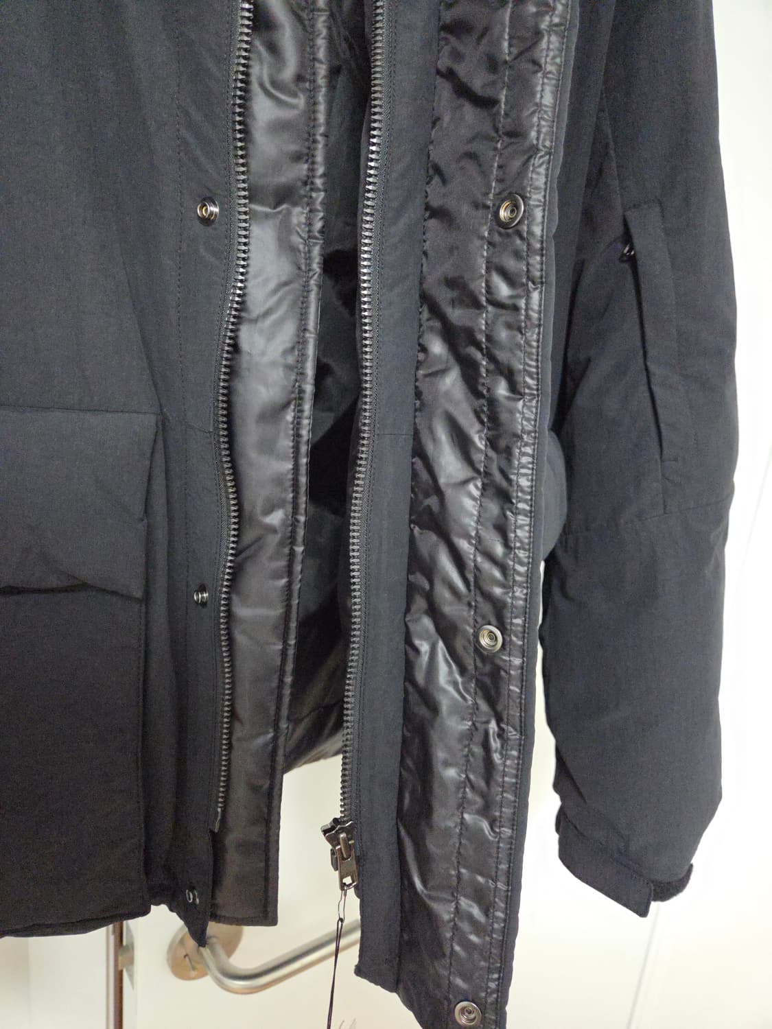 [새상품] 코오롱 커스텀멜로우 숏 구스다운 봄버패딩 블랙 L 상품이미지7