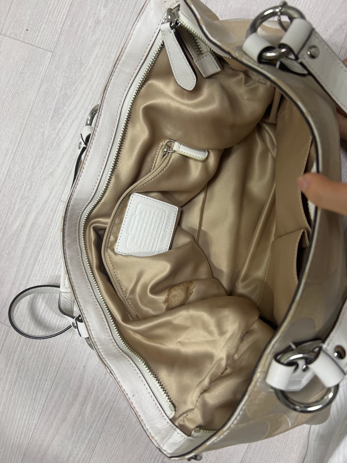 코치 시그니처 2way 숄더백 아이보리 상품이미지4