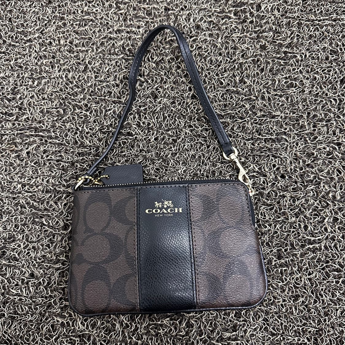 COACH 코치 미니파우치 시그니처 가죽 손목지갑 상품이미지2