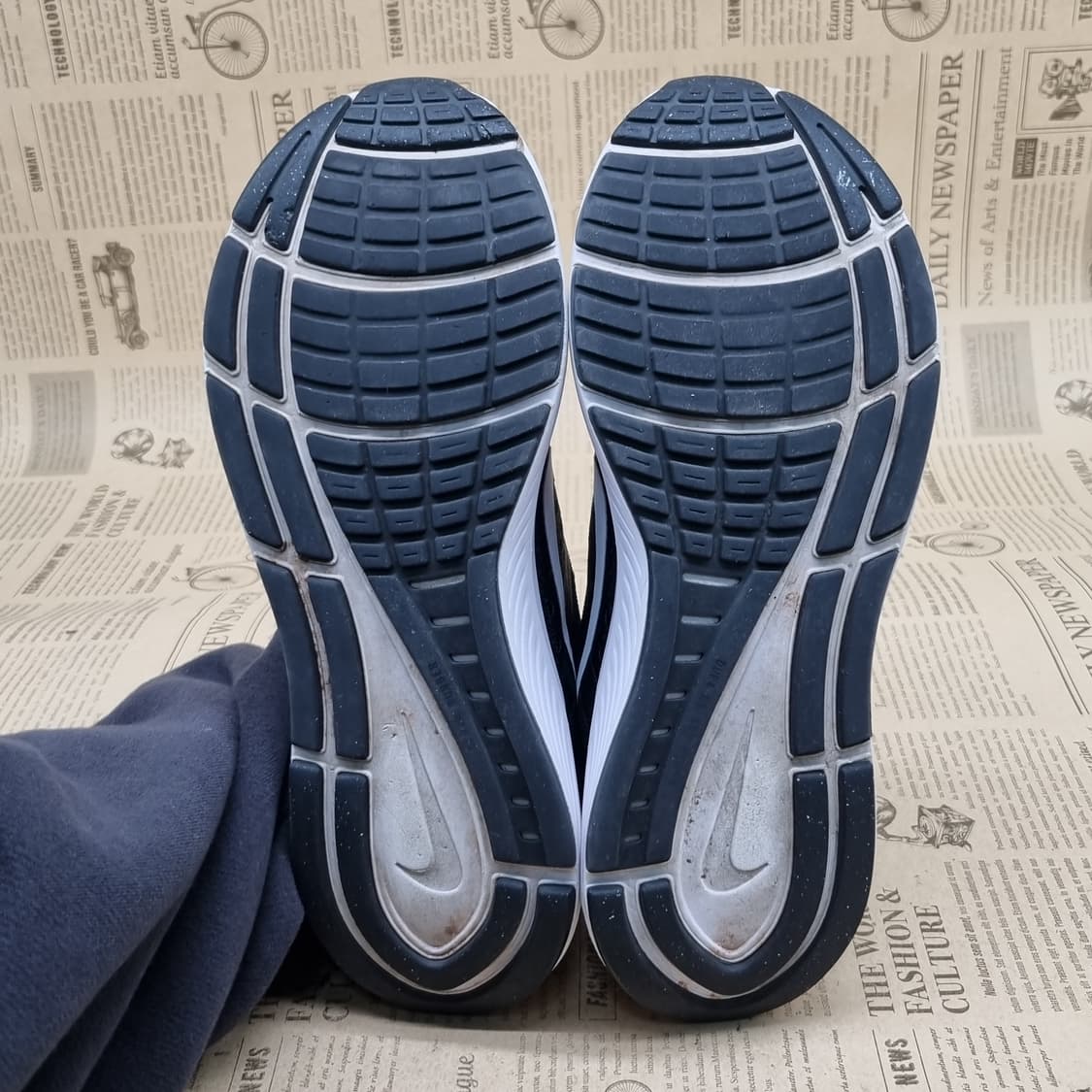 나이키 에어 줌 스트럭쳐2 운동화250 상품이미지3