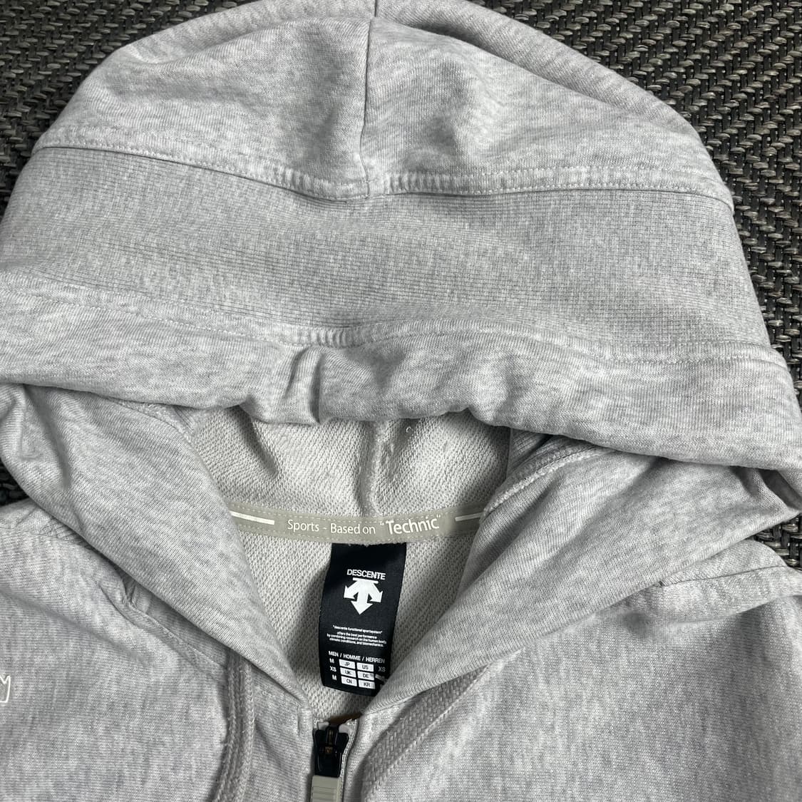 데상트 자수로고 그레이 후드집업o 4444 상품이미지4