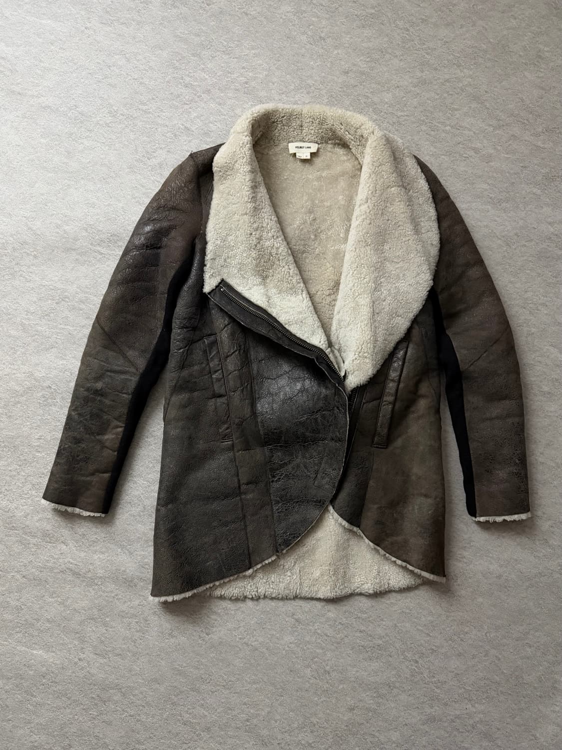 헬무트랭 비대칭 실루엣 램스킨 무스탕 상품이미지1