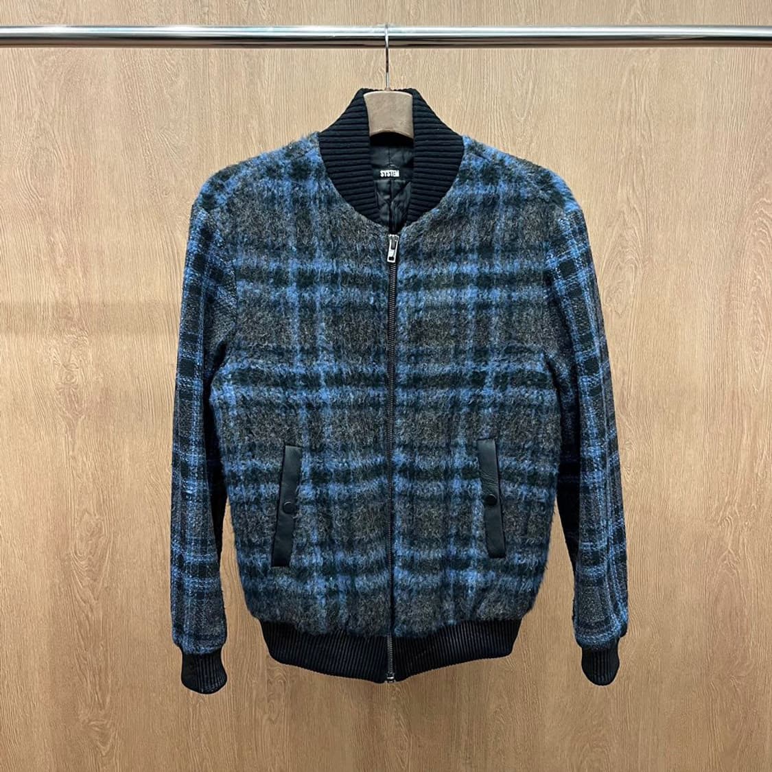 시스템 봄버 니트 자켓 레더 커프스 밑단 체크 패턴 디테일 네이비 상품이미지2