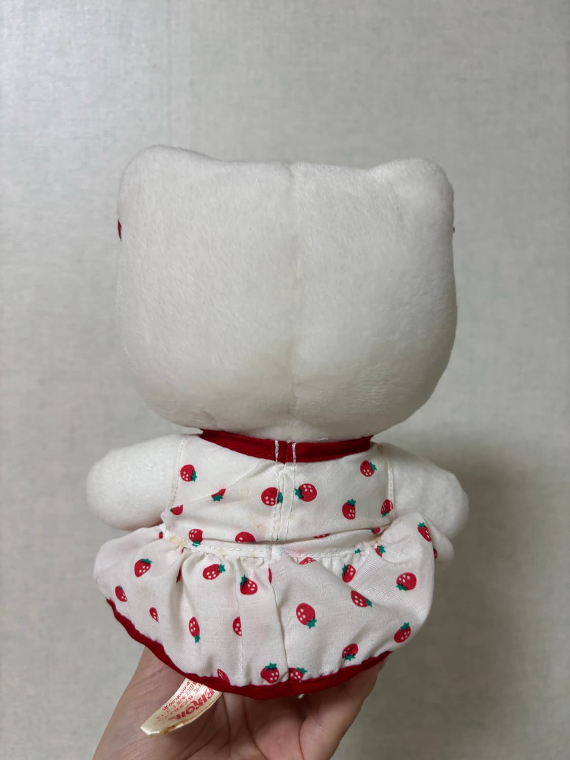 산리오 고전 딸기 키티 인형 상품이미지2