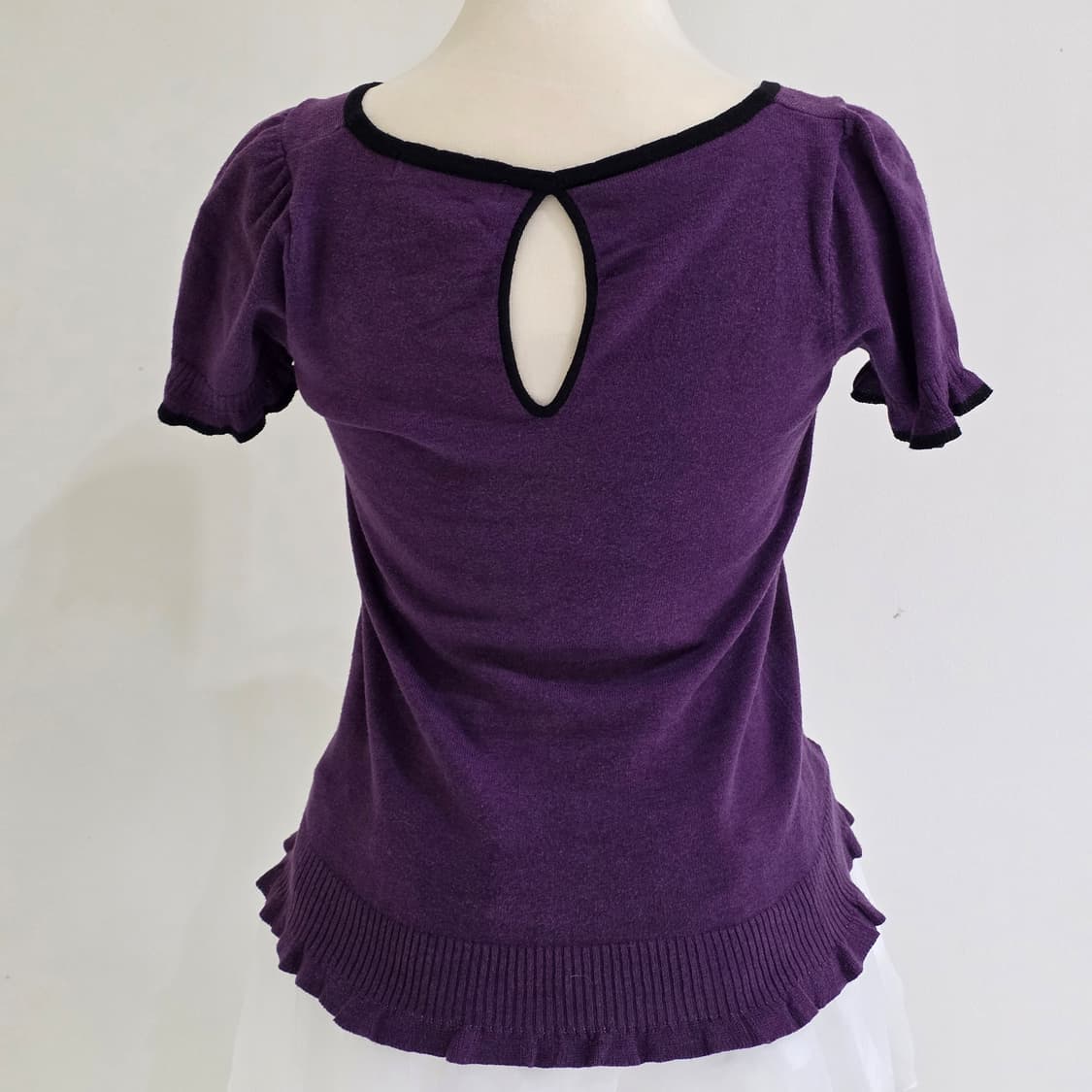 고딕론비타 퍼플 모리걸 로즈 퍼프골지셔링니트 뒤트임 블라우스 상품이미지2