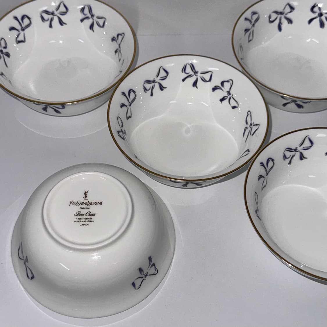 Yves Saint Laurent 입생로랑 블루리본 볼 2est 상품이미지1