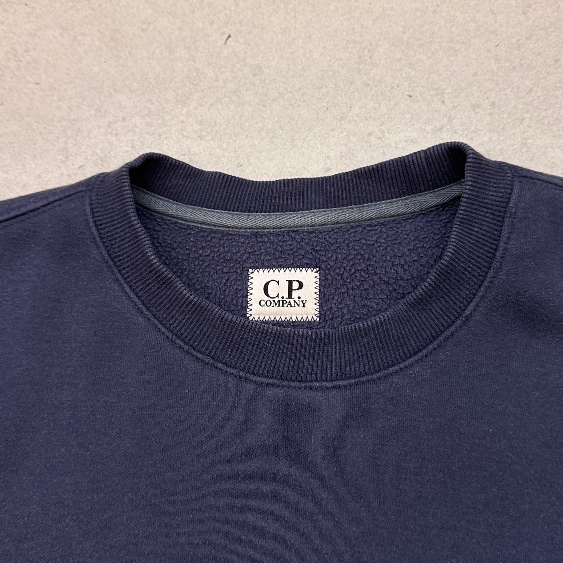 CP컴퍼니 렌즈 맨투맨 상품이미지3