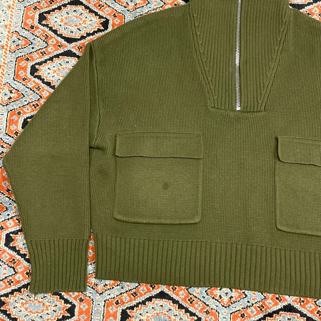 자라 카키 하이넥 반집업 포켓디테일 크롭 니트 여성M 상품이미지2