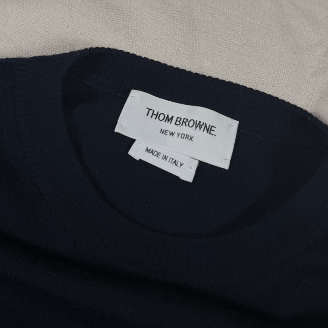 톰브라운 사선완장 니트 스웨터 상품이미지2