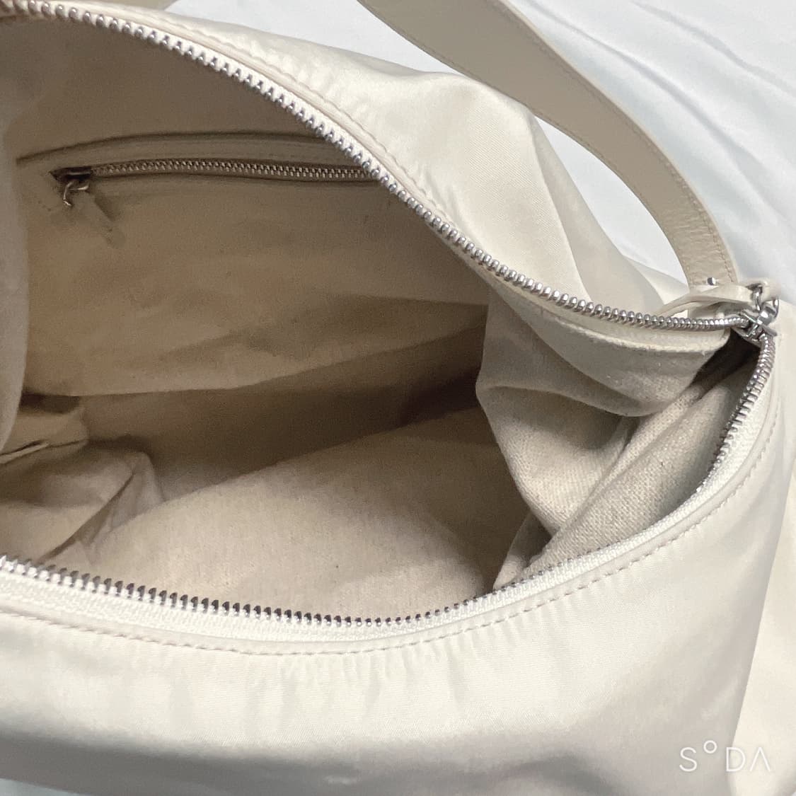 투티에 카노트왈 숄더백 아이보리 상품이미지7