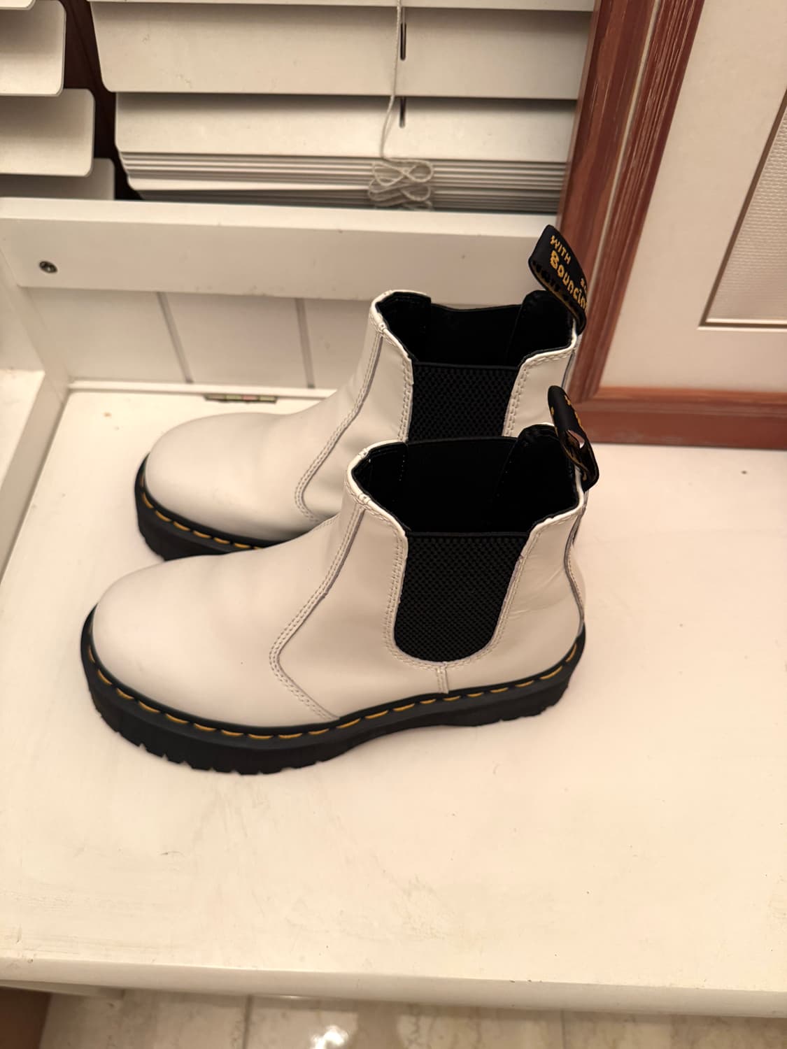 [EU38] 닥터마틴 2976 스무스 레더 플랫폼 첼시 부츠 상품이미지2