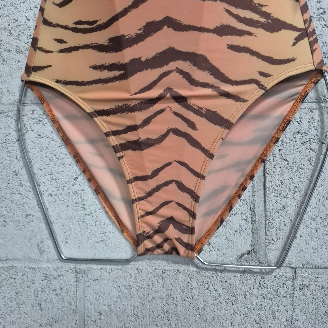 오니츠카 수영복(새상품) 상품이미지3