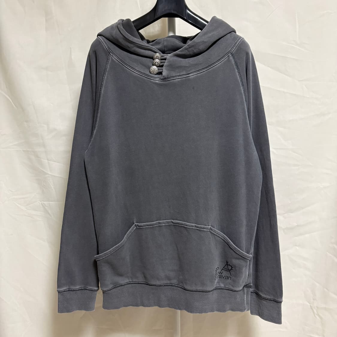 고슬로우카라반 빅후드 콘초 피그먼트 후드티 / 차콜, 3 상품이미지1