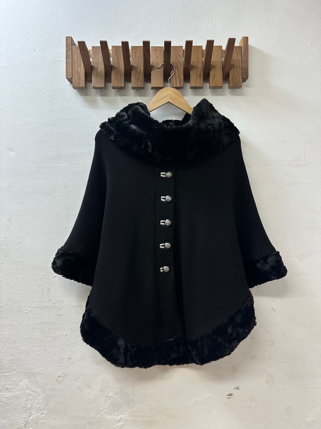 일본빈티지 블랙 판초 버튼 디테일 포인트 A라인 케이프 코트 상품이미지1