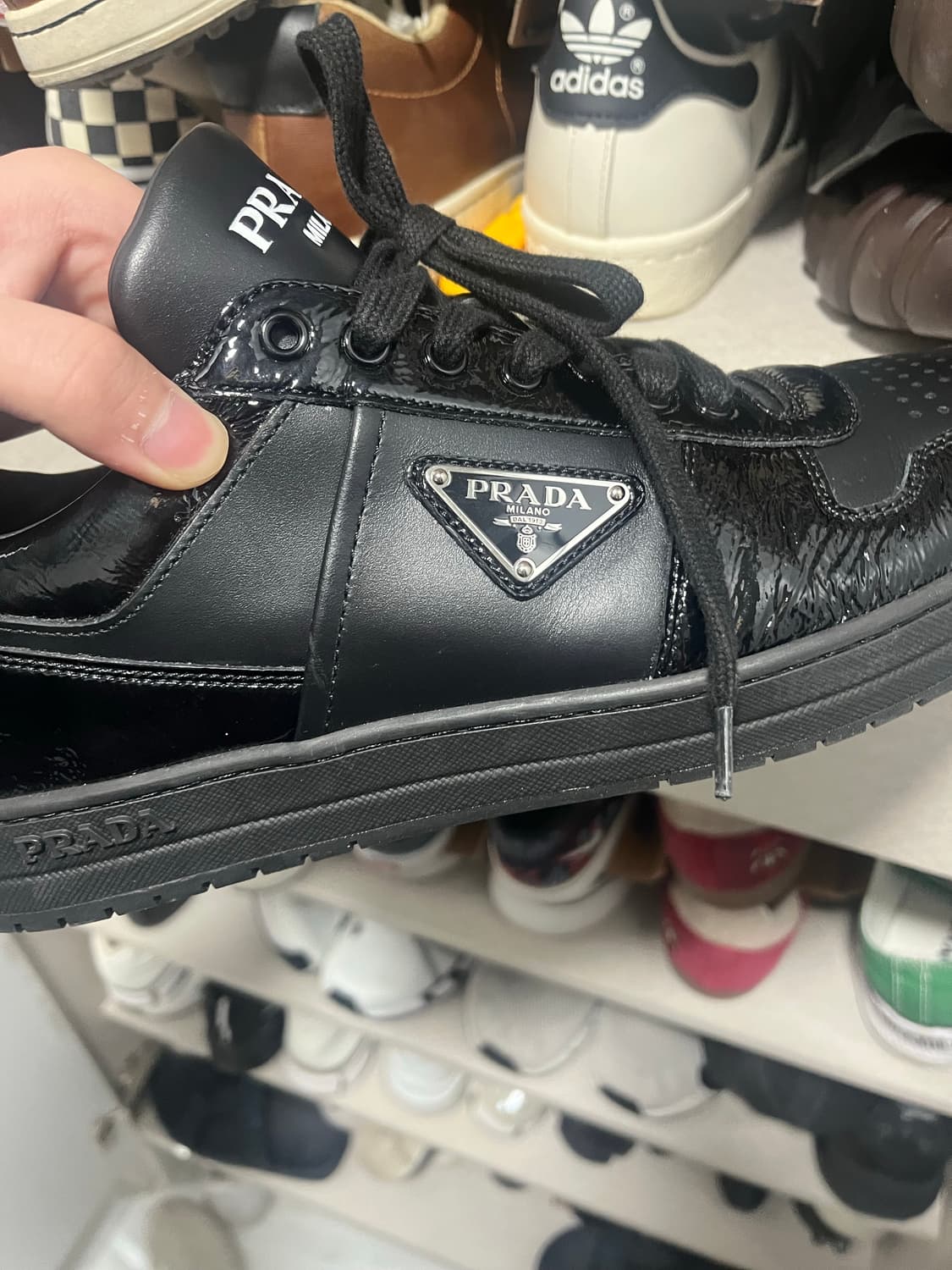 프라다 블랙 스니커즈 상품이미지4