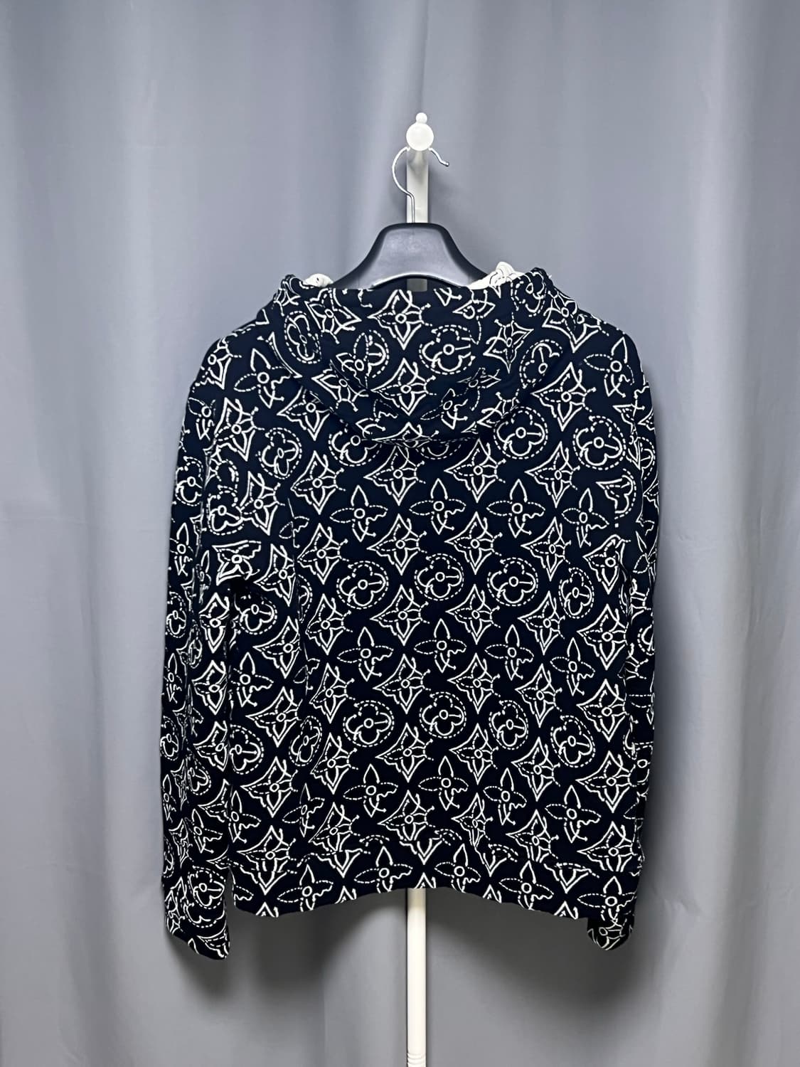 [정품] 백화점판 / L 루이비통xNBA 플라워 모노그램 후드집업 상품이미지2