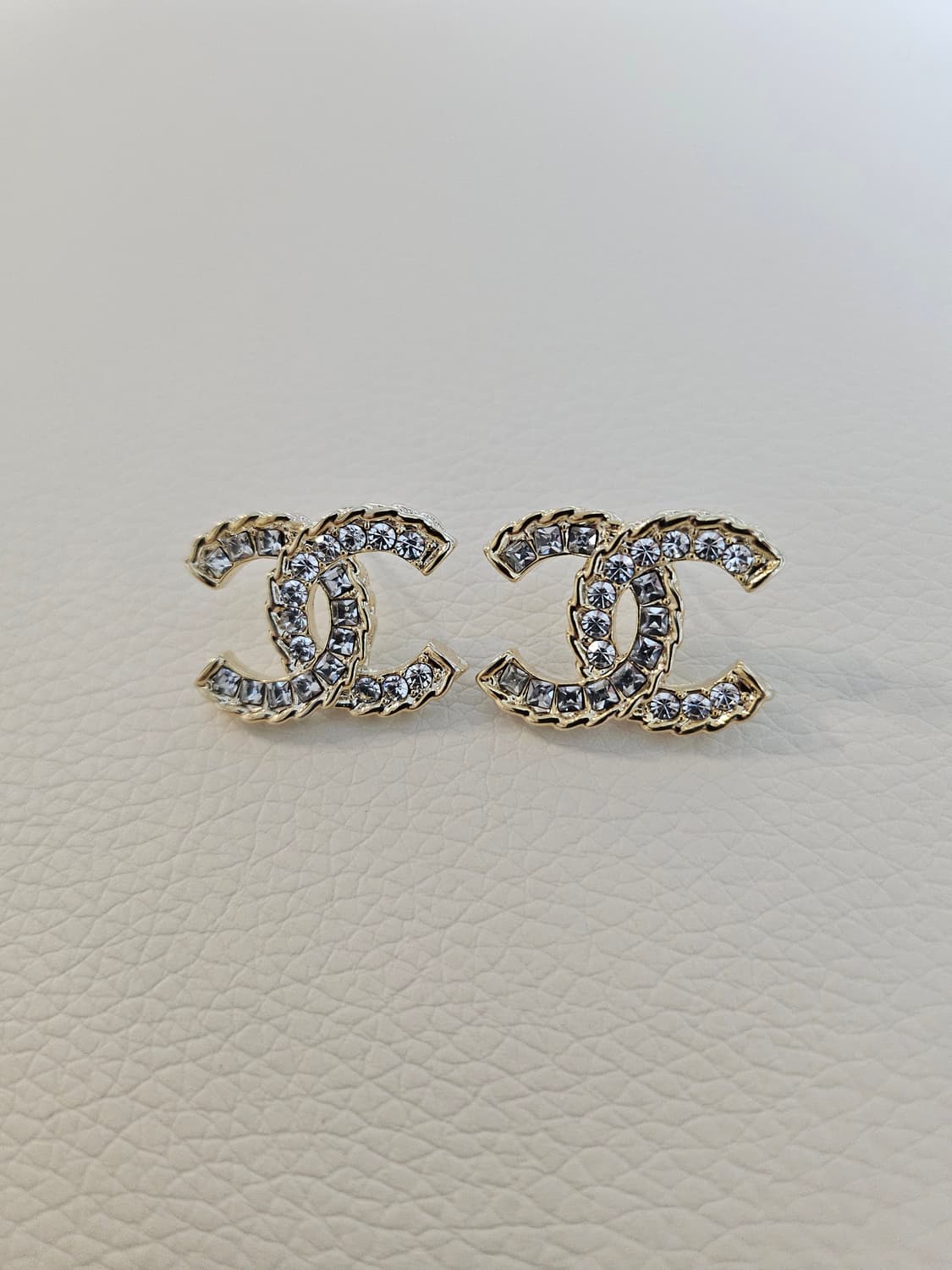 샤넬 CC 크리스탈 귀걸이 업사이클링 상품이미지3