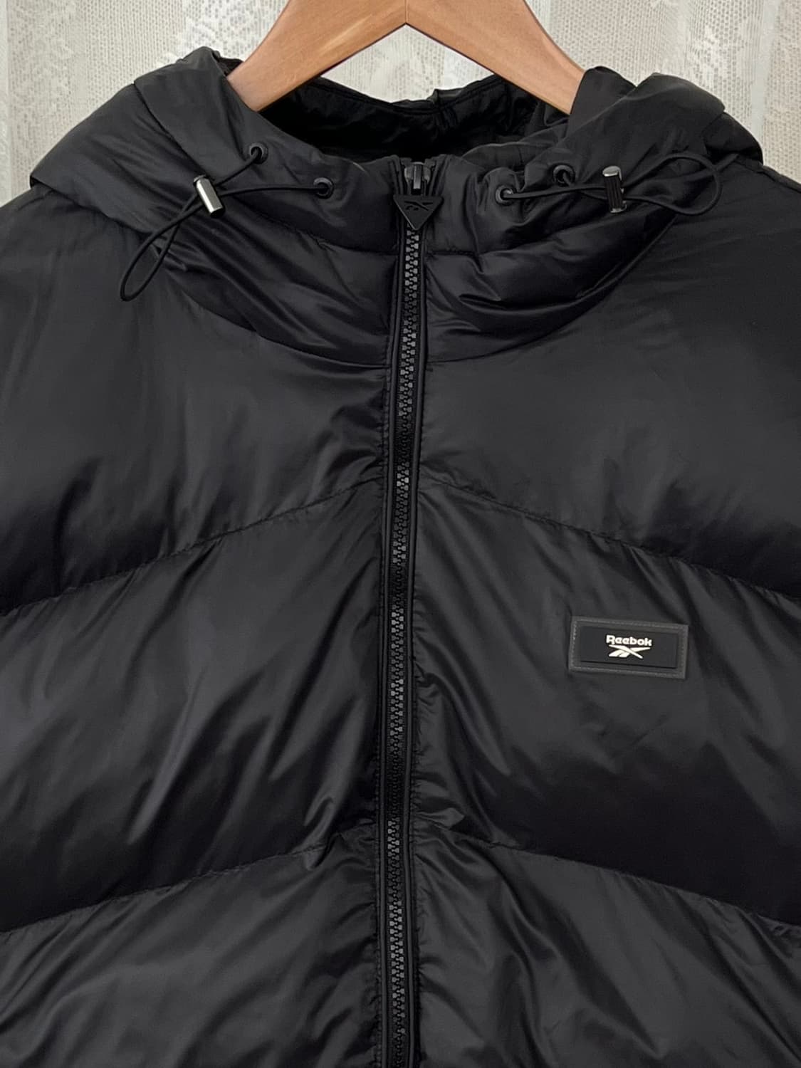 M) 리복 스몰 와펜 후드 숏 푸퍼 블랙 상품이미지4