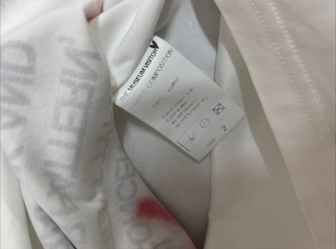 더뮤지엄비지터 하트 스프레이드 반팔 티셔츠 2사이즈 상품이미지4