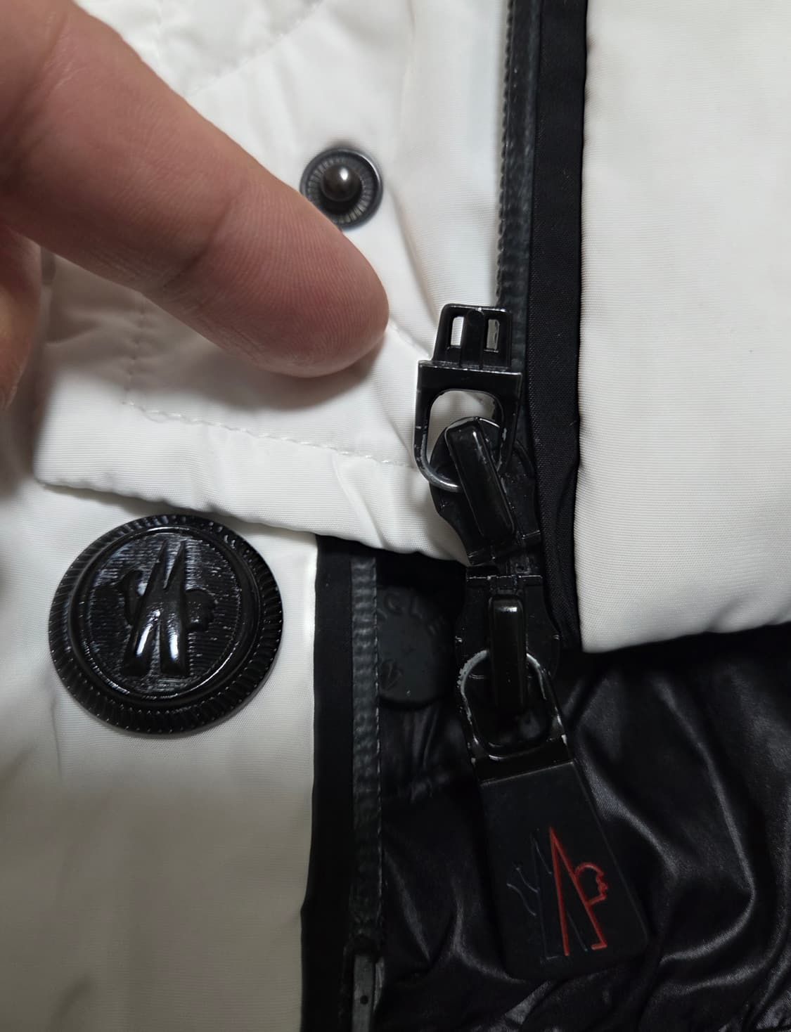 몽클레어 가이안 쇼트 다운 자켓 상품이미지9