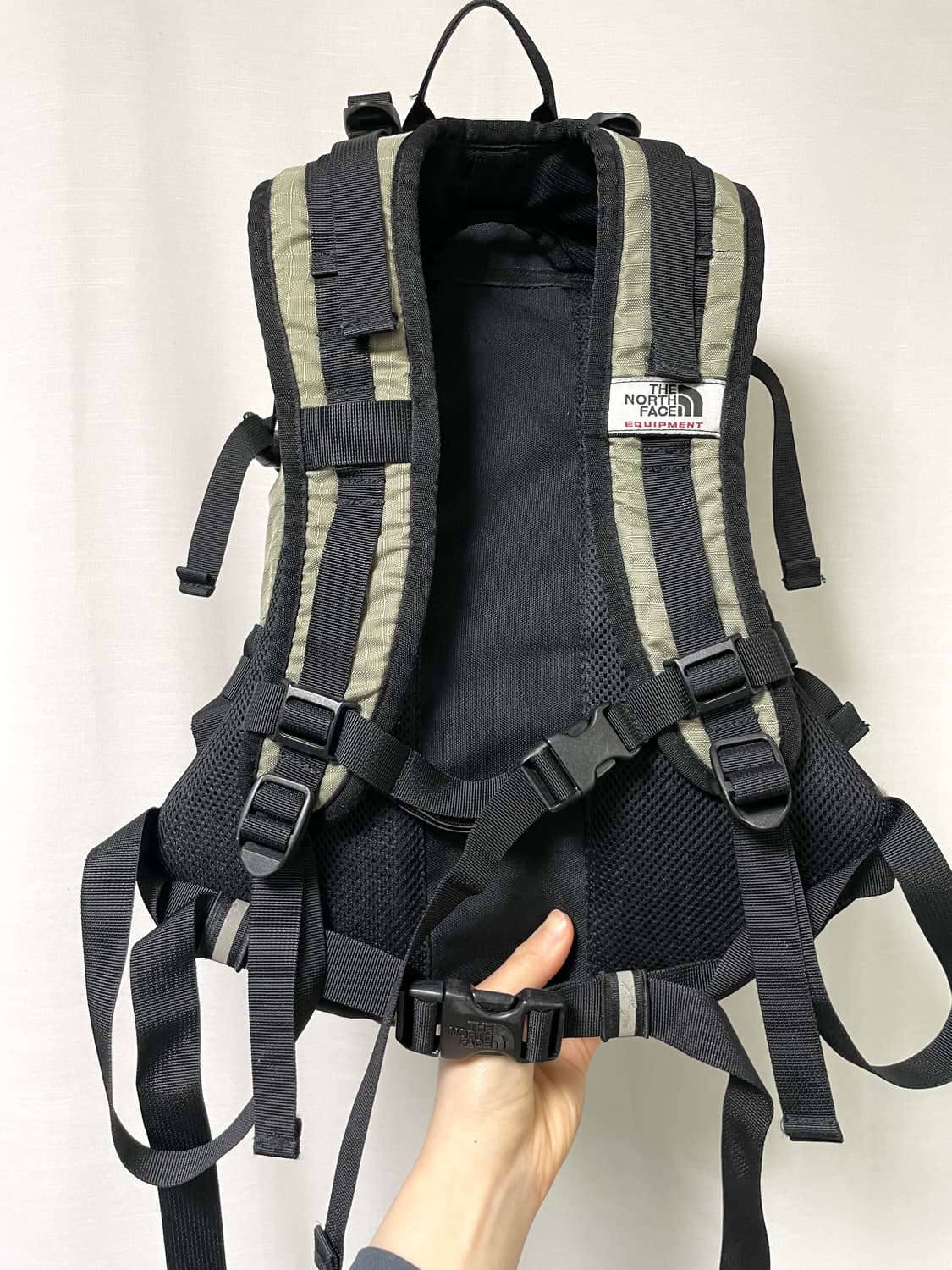 노스페이스 소형 립스탑 나일론 배낭 백팩 12L _ 라이트카키 상품이미지5