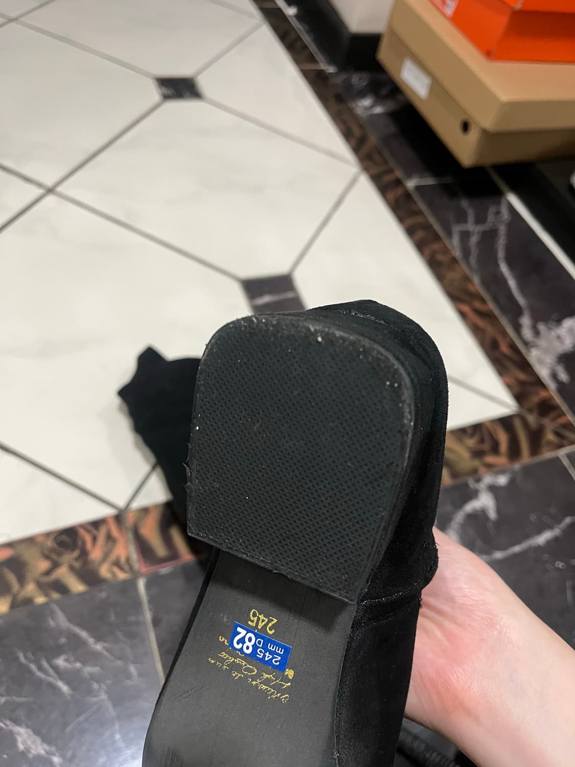 블랙 스웨이드 스퀘어 토 앵클 부츠 245mm 상품이미지5
