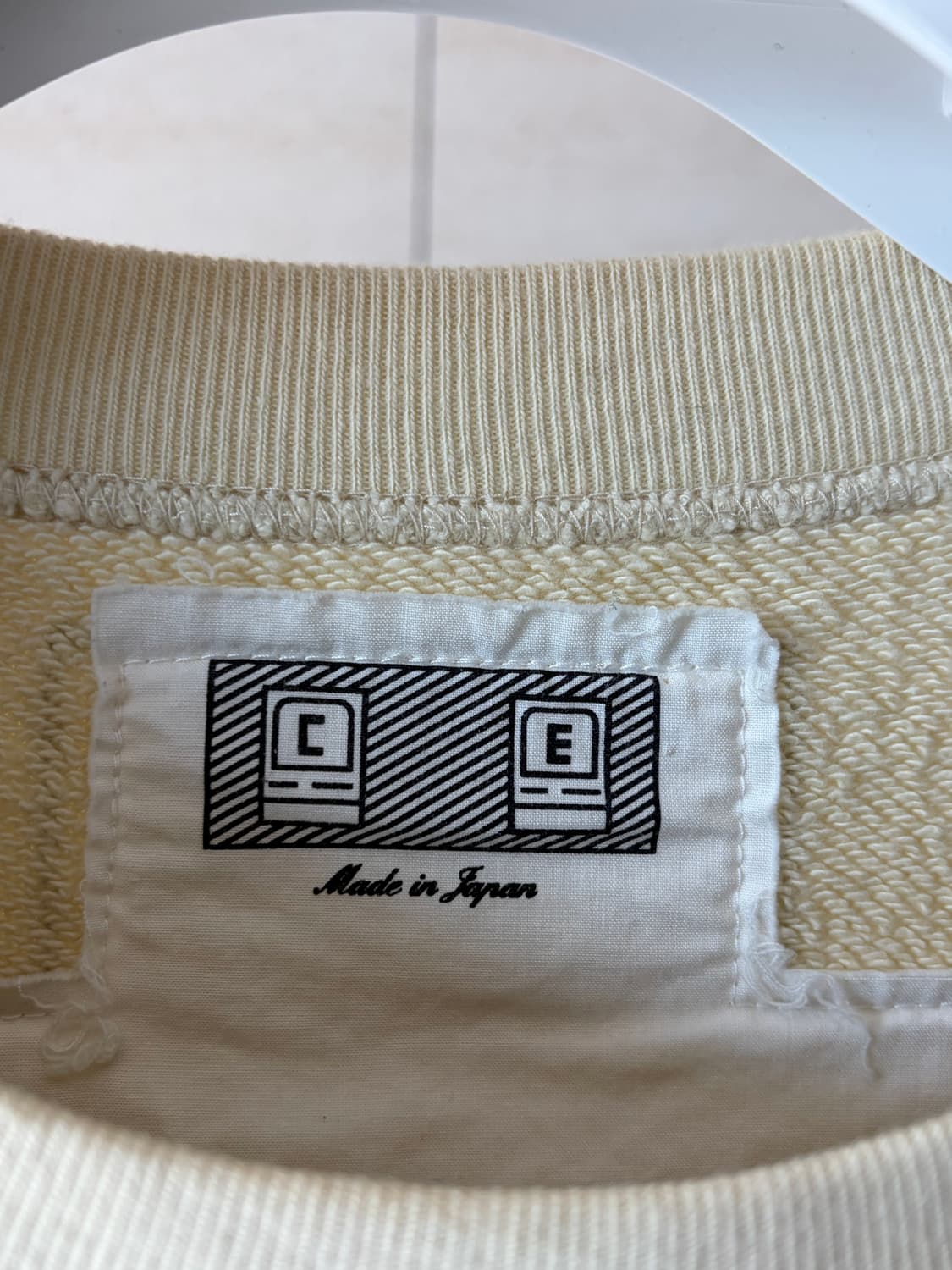 SS17' 카브엠트 EMBROIDERY PICS CREW NECK 상품이미지5