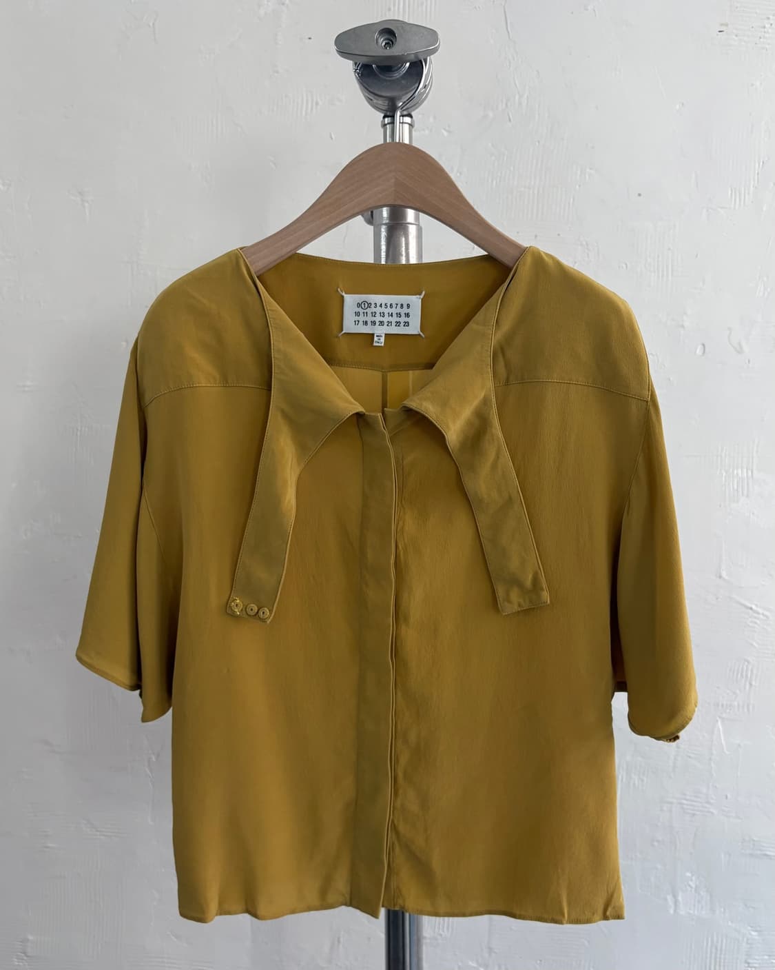Maison Margiela 메종 마르지엘라 옐로우 실크 블라우스 상품이미지1