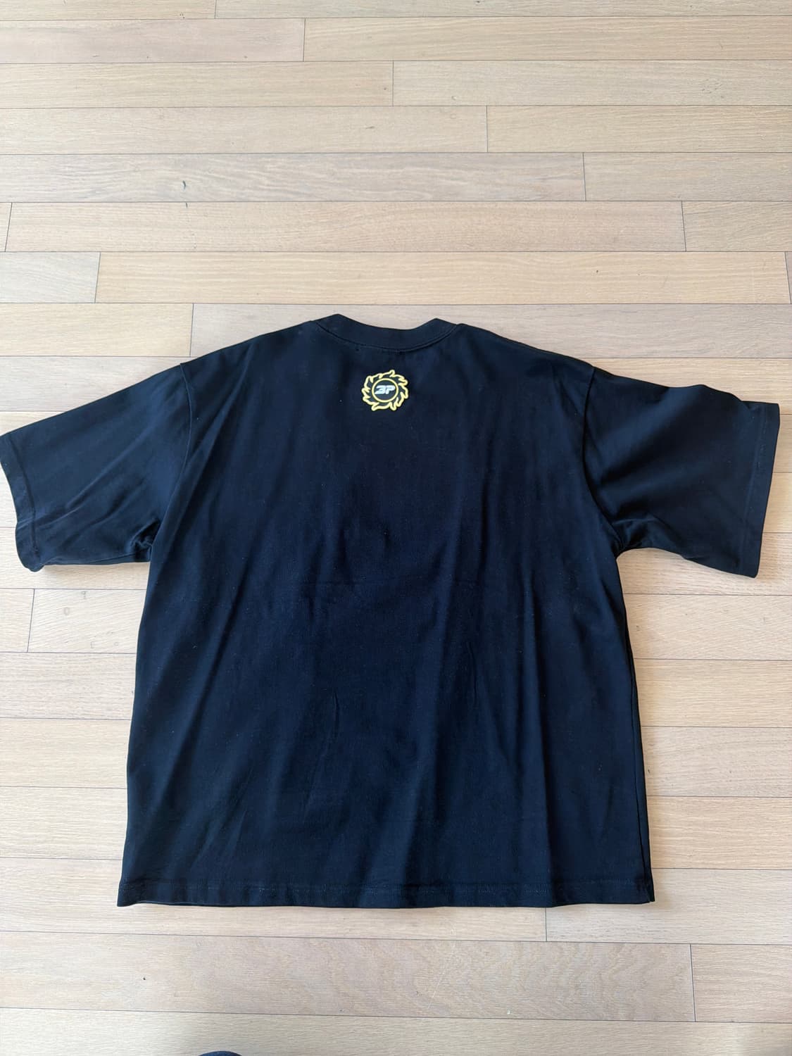 Broken Planet T-shirt 상품이미지2