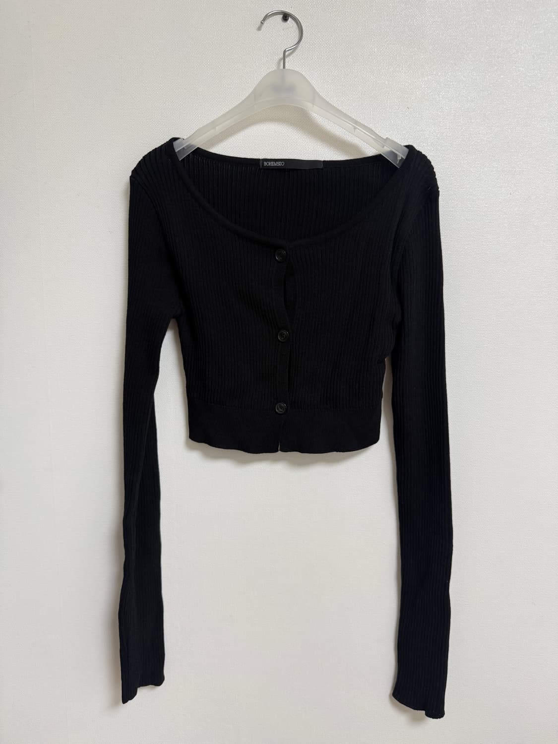 보헤미안서울 MICRO MINI RIBBED CARDIGAN BLACK 상품이미지2