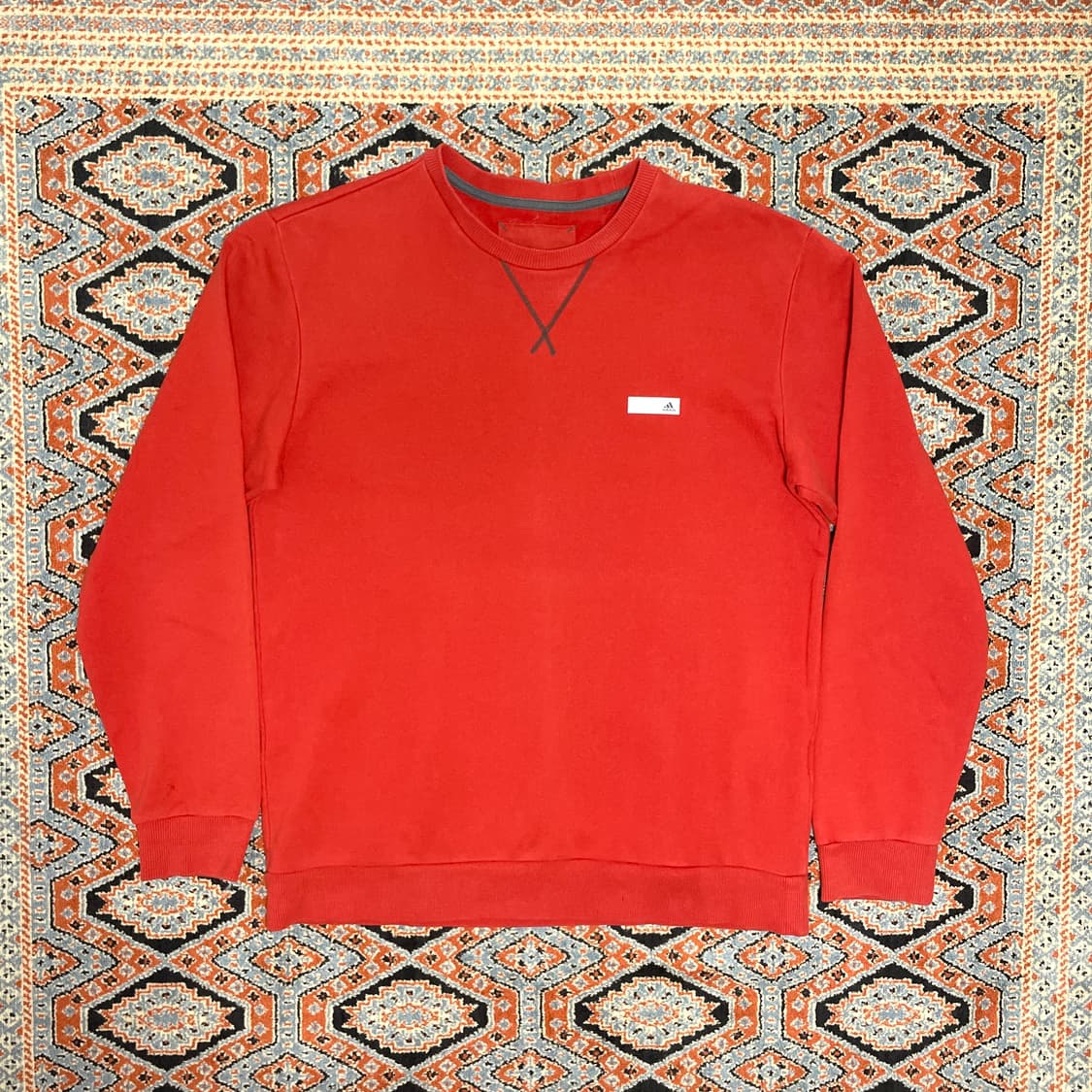 아디다스 삼각로고 레드 맨투맨 남성105 상품이미지1