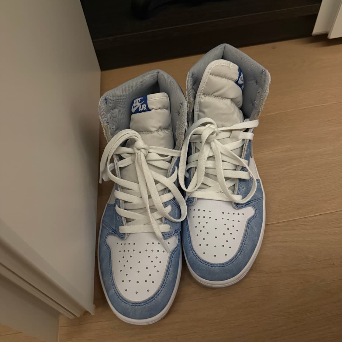 조던 1 레트로 하이 OG 하이퍼 로얄  상품이미지3