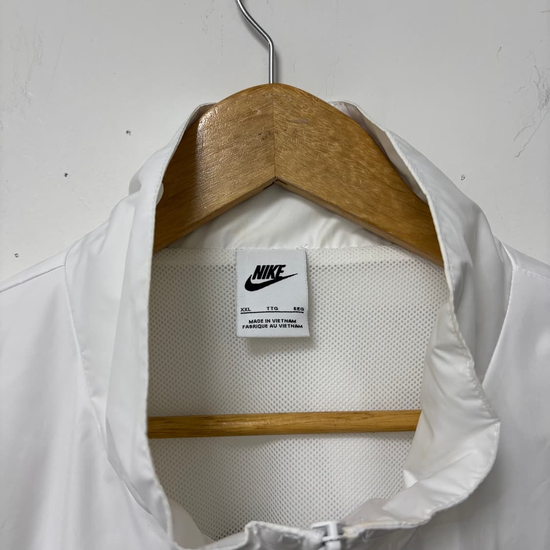 나이키 화이트 빅스우시 바람막이 상품이미지5