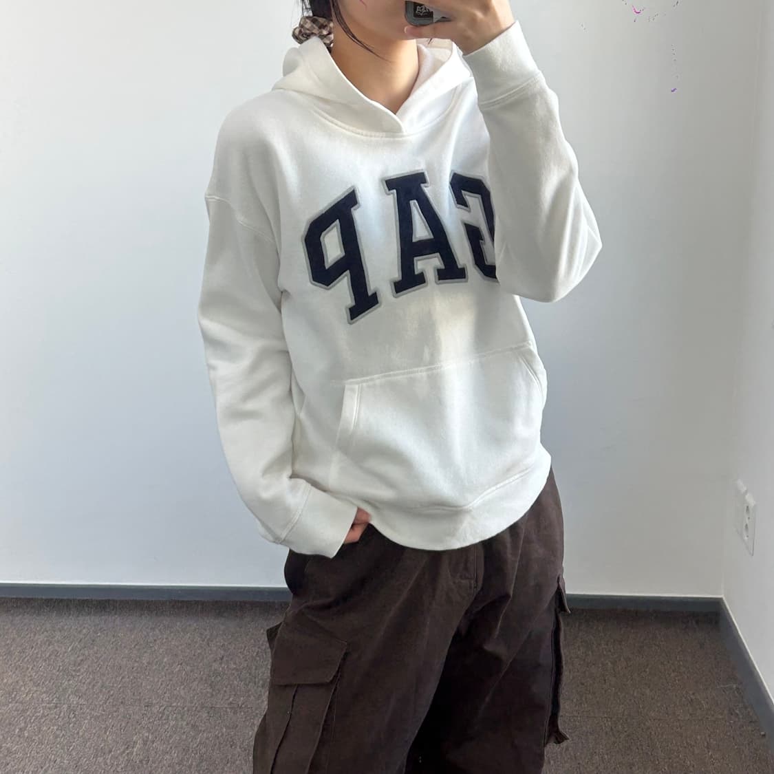 Gap 갭 네이비 로고 화이트 후드티 상품이미지2