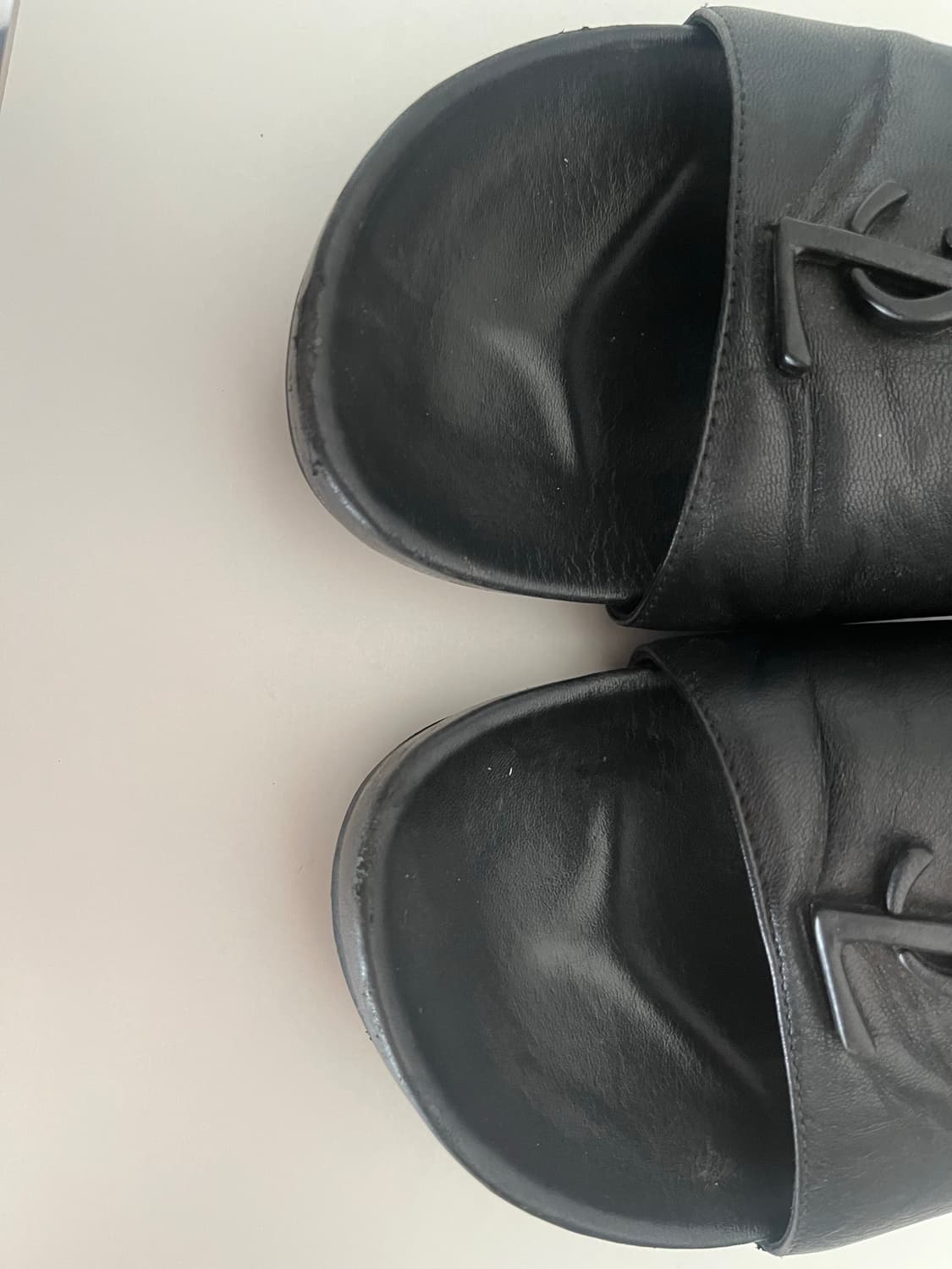 정품) 생로랑 슬리퍼 37 상품이미지3