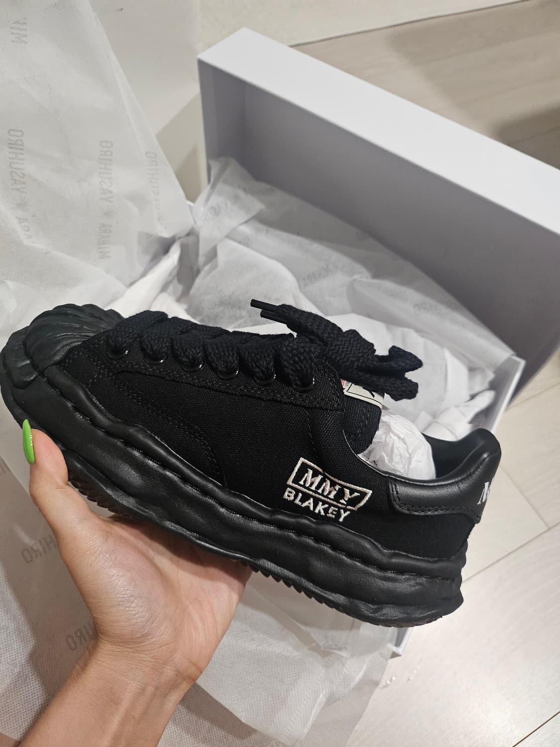 메종 미하라 야스히로 블레이키 OG 솔 캔버스 스니커즈 
올블랙 상품이미지1