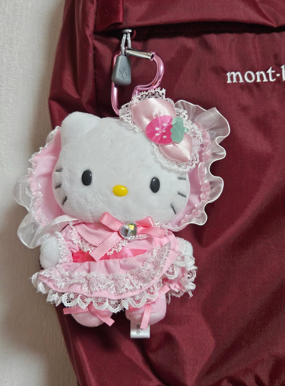 급처)몽벨 포켓터블 백팩 15L 와인 버건디(키티키링 포함) 상품이미지4