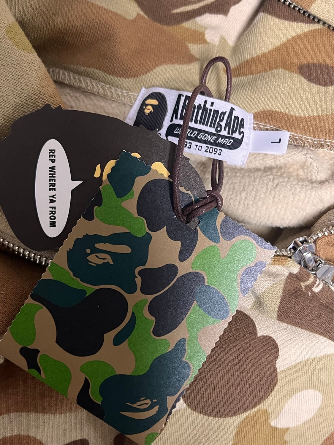 새상품급) 베이프 베이지 카모 샤크 후드집업 상품이미지3