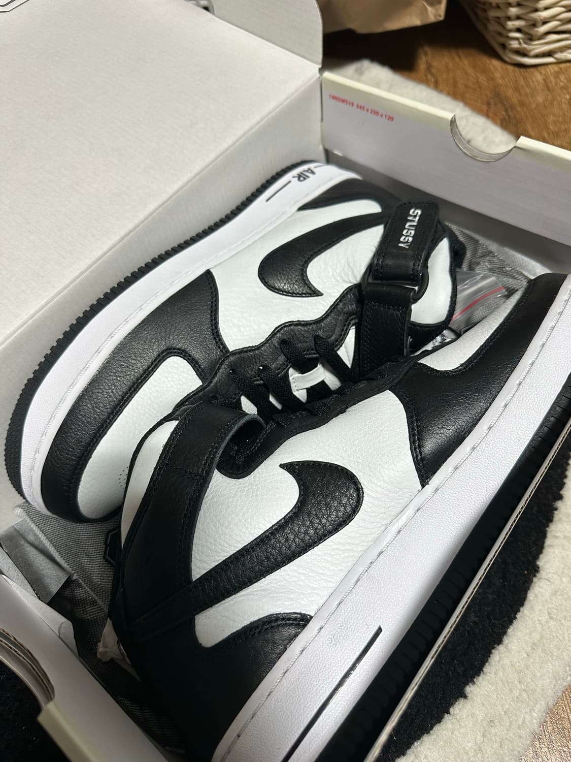 [280] 나이키X스투시 에어포스 1 미드 블랙/ 새상품 상품이미지1