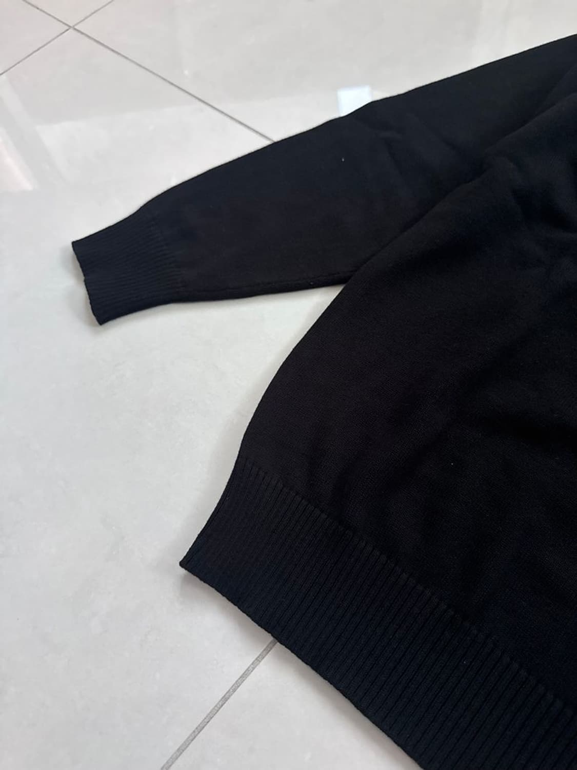 HOLE CREW KNIT 홀 크루 니트 상품이미지6