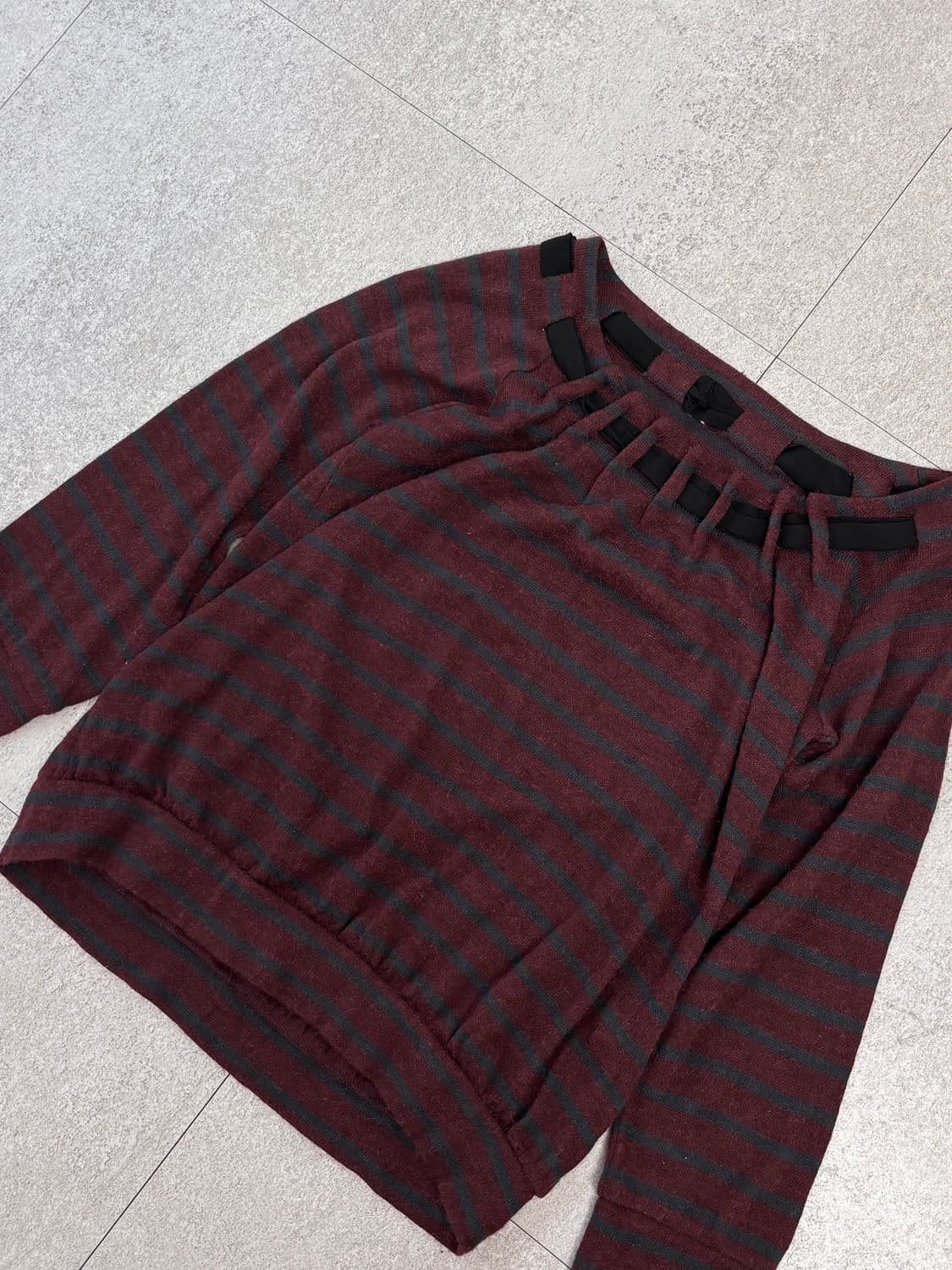 버건디 스트라이프 U넥 트리밍 풀오버 상품이미지2