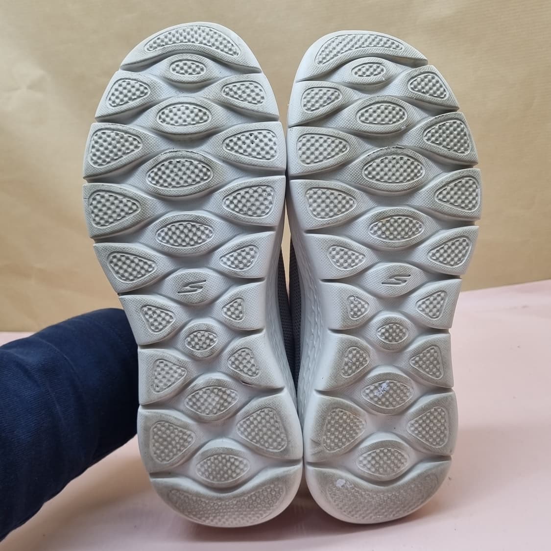 스케쳐스 고워크 플렉스 여성운동화230 상품이미지3