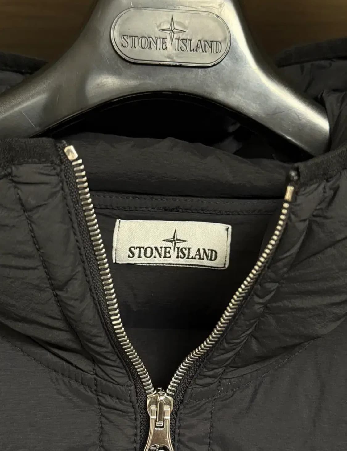 스톤아일랜드 24fw 심리스패딩 L사이즈 상품이미지3