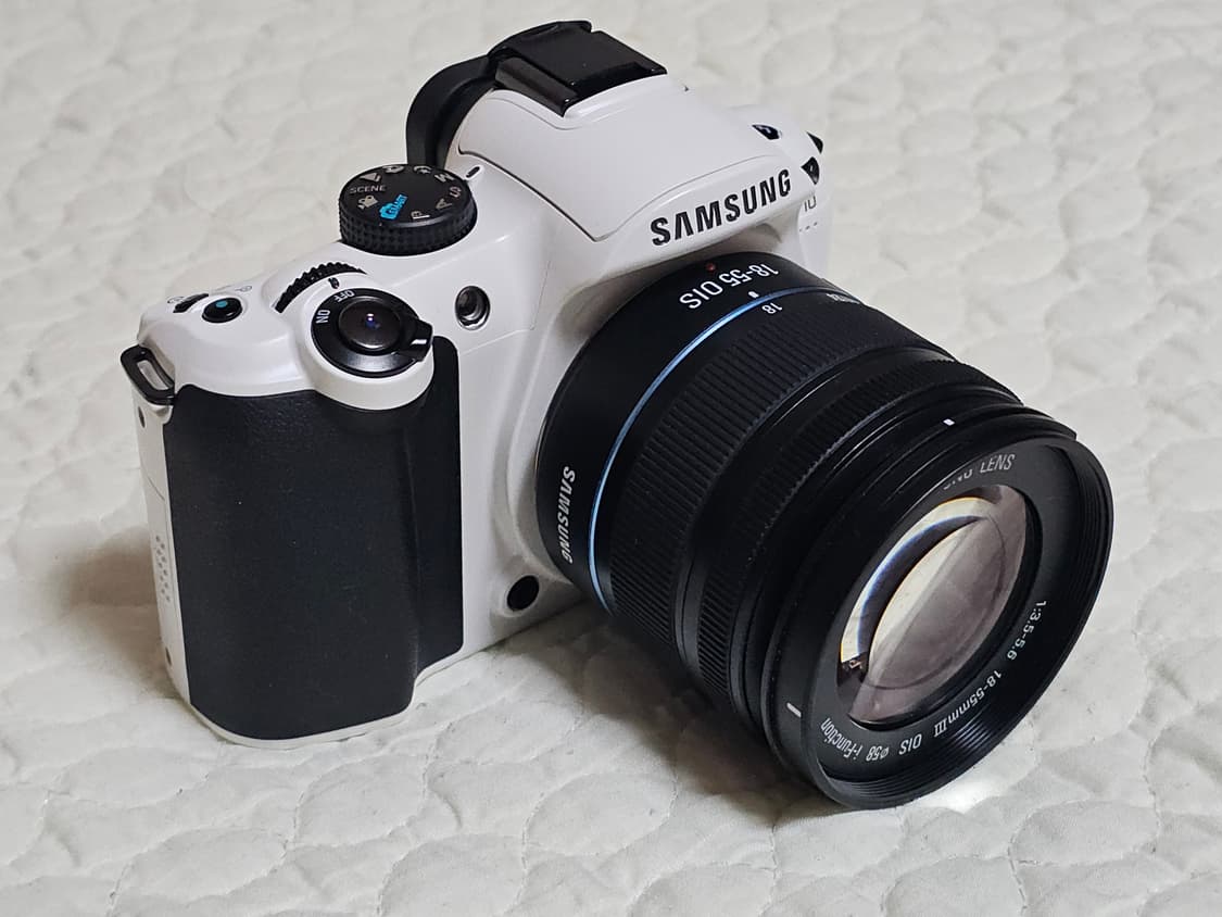 삼성 NX10 미러리스 카메라 화이트 박스 세트 상품이미지3