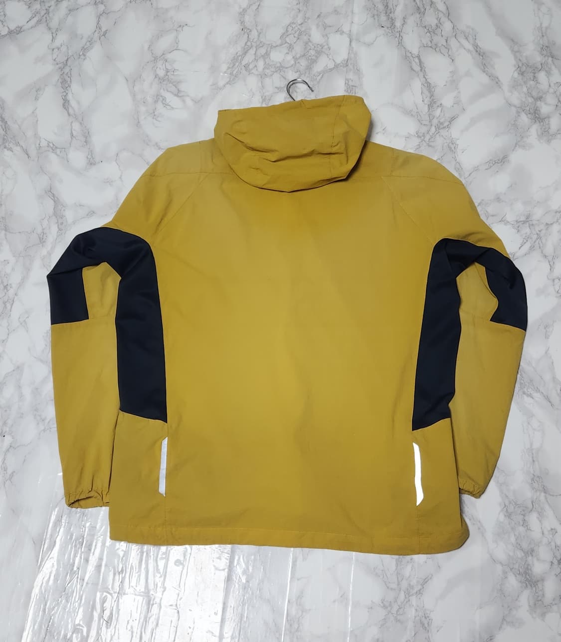 아크테릭스 머스타드 바람막이 자켓 상품이미지5