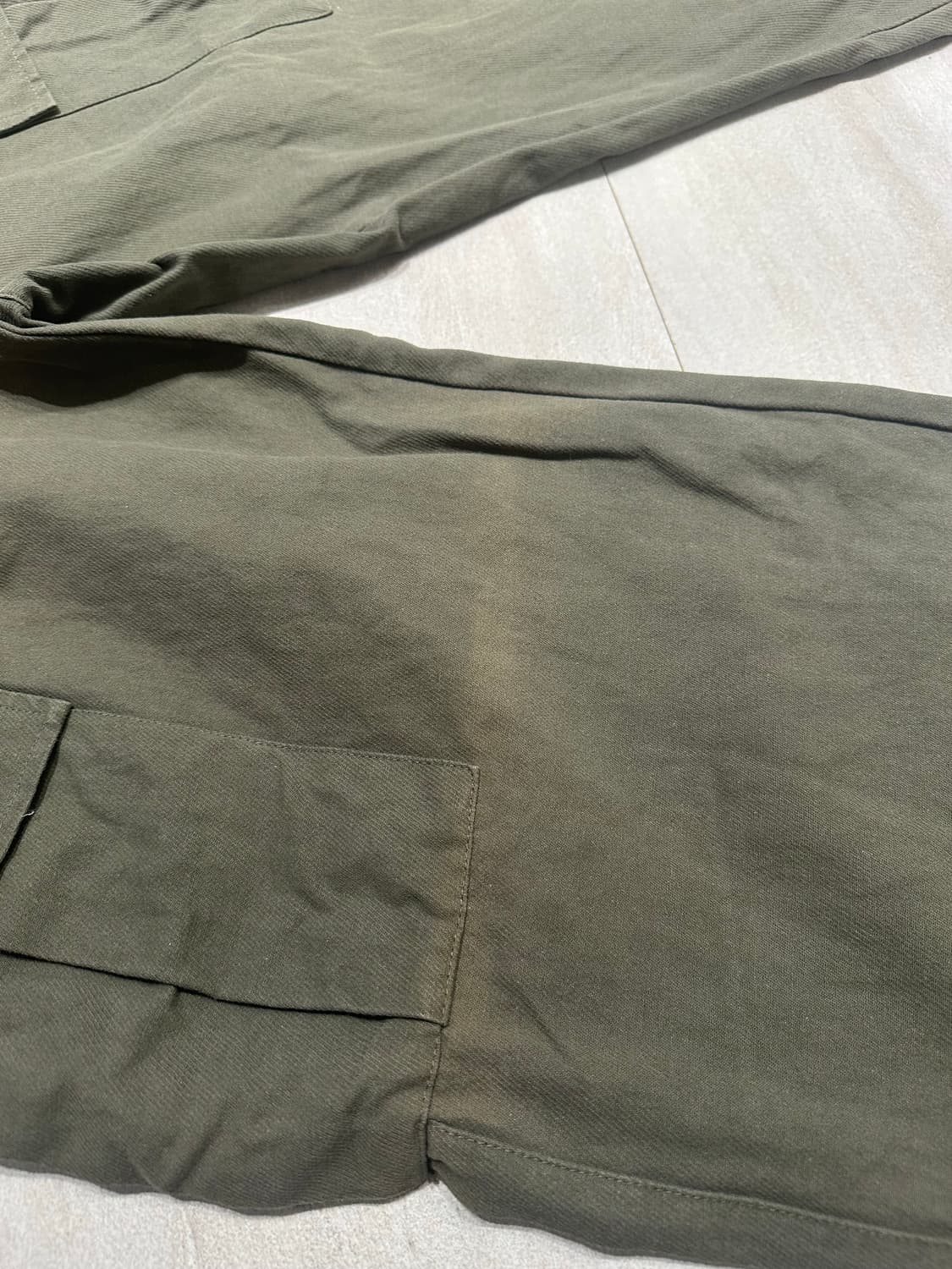 굿라이프웍스 와이드 빅포켓 밴딩 카고팬츠 카키 상품이미지4