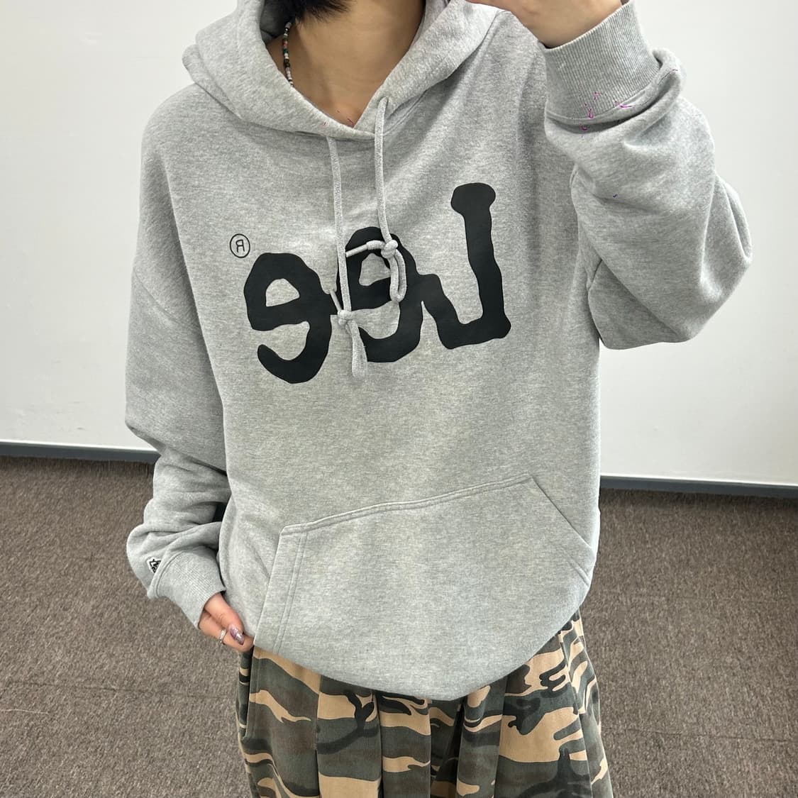 Lee 리 블랙 로고 그레이 후드티 상품이미지2