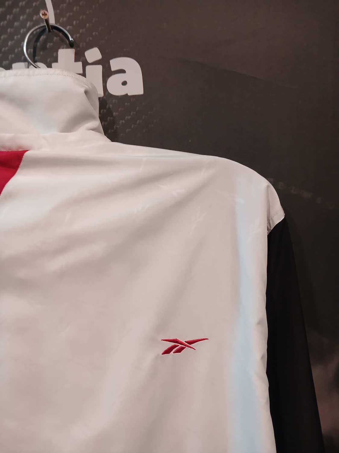 리복 빈티지 스타일 벡터 트랙 자켓  상품이미지5